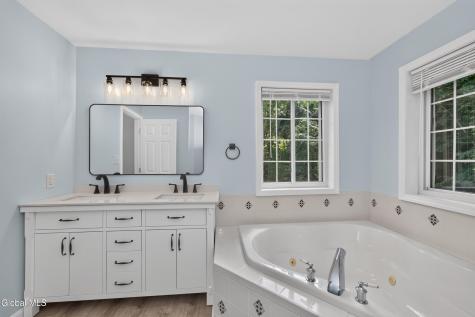 12 Four Leaf Manor Clifton Park NY 12148