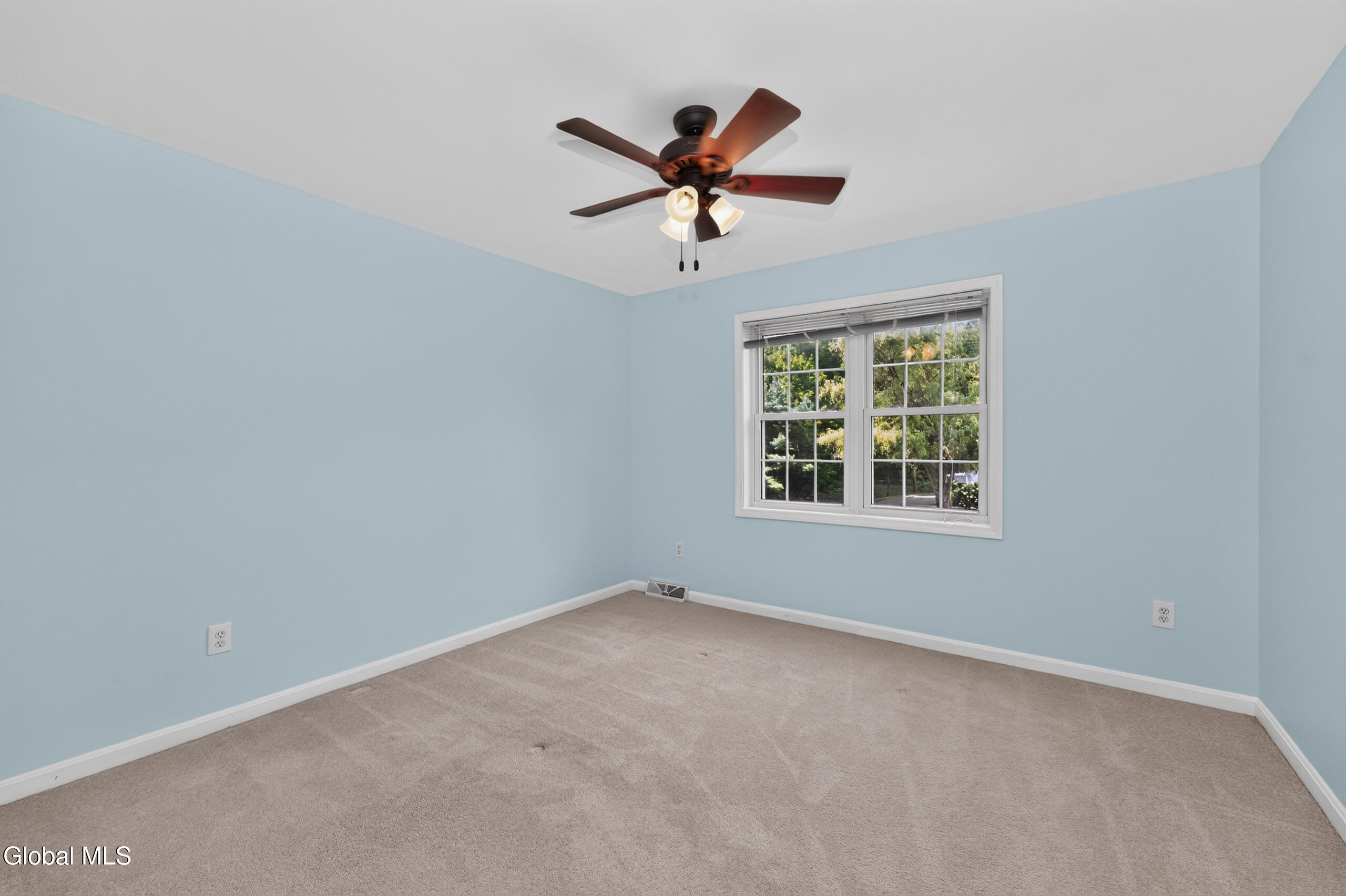12 Four Leaf Manor Clifton Park NY 12148