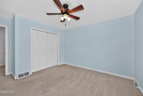 12 Four Leaf Manor Clifton Park NY 12148