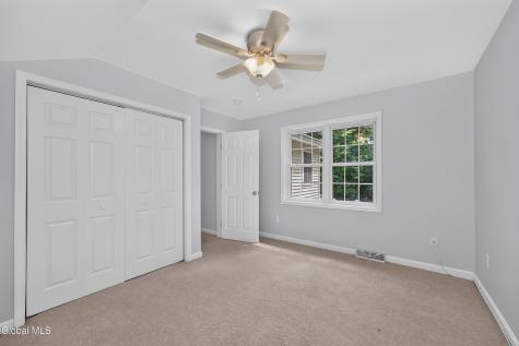 12 Four Leaf Manor Clifton Park NY 12148