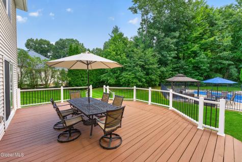 12 Four Leaf Manor Clifton Park NY 12148