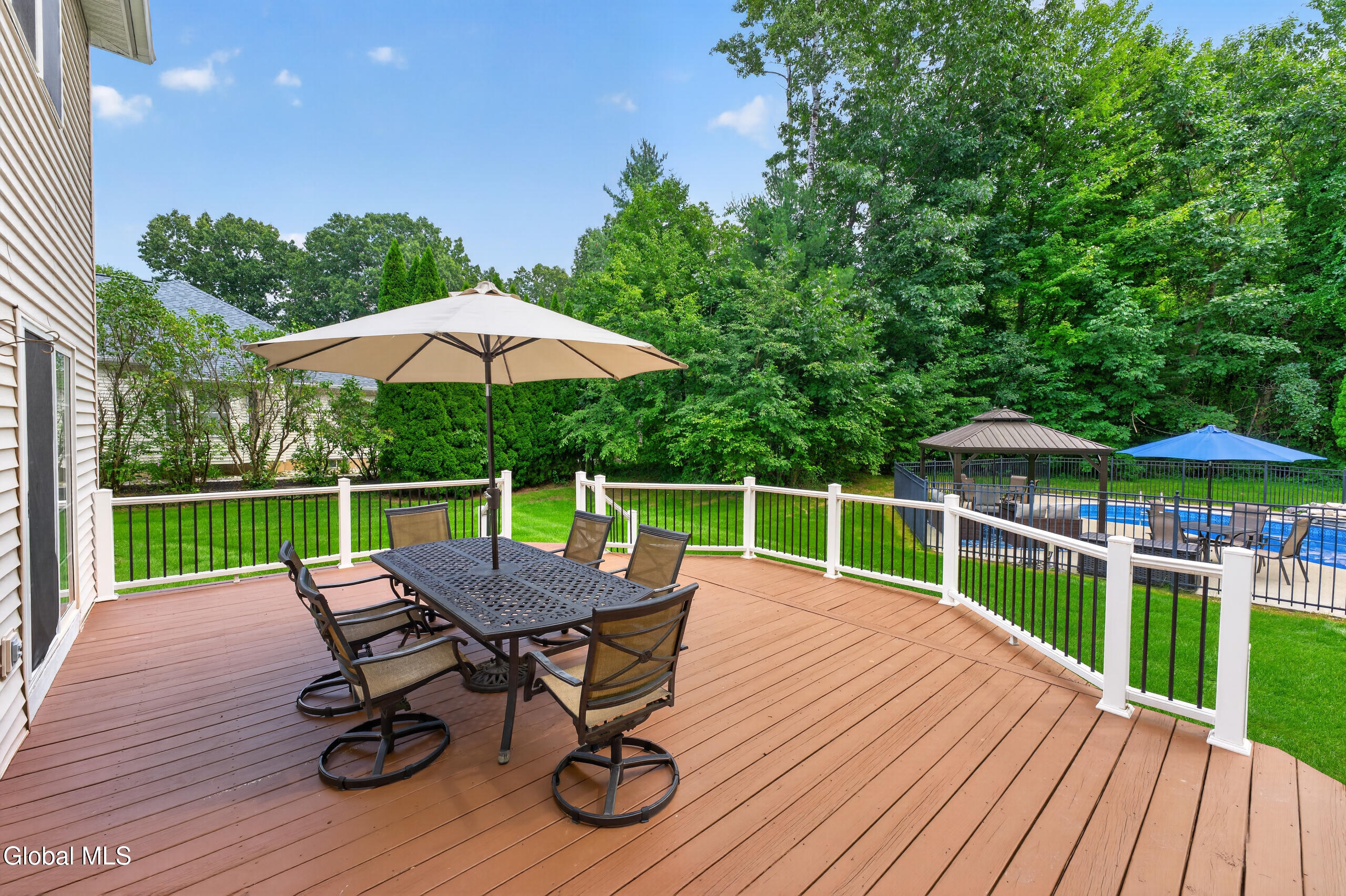 12 Four Leaf Manor Clifton Park NY 12148