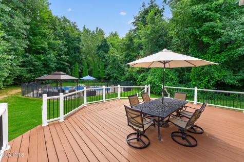 12 Four Leaf Manor Clifton Park NY 12148