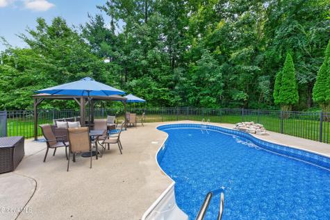12 Four Leaf Manor Clifton Park NY 12148