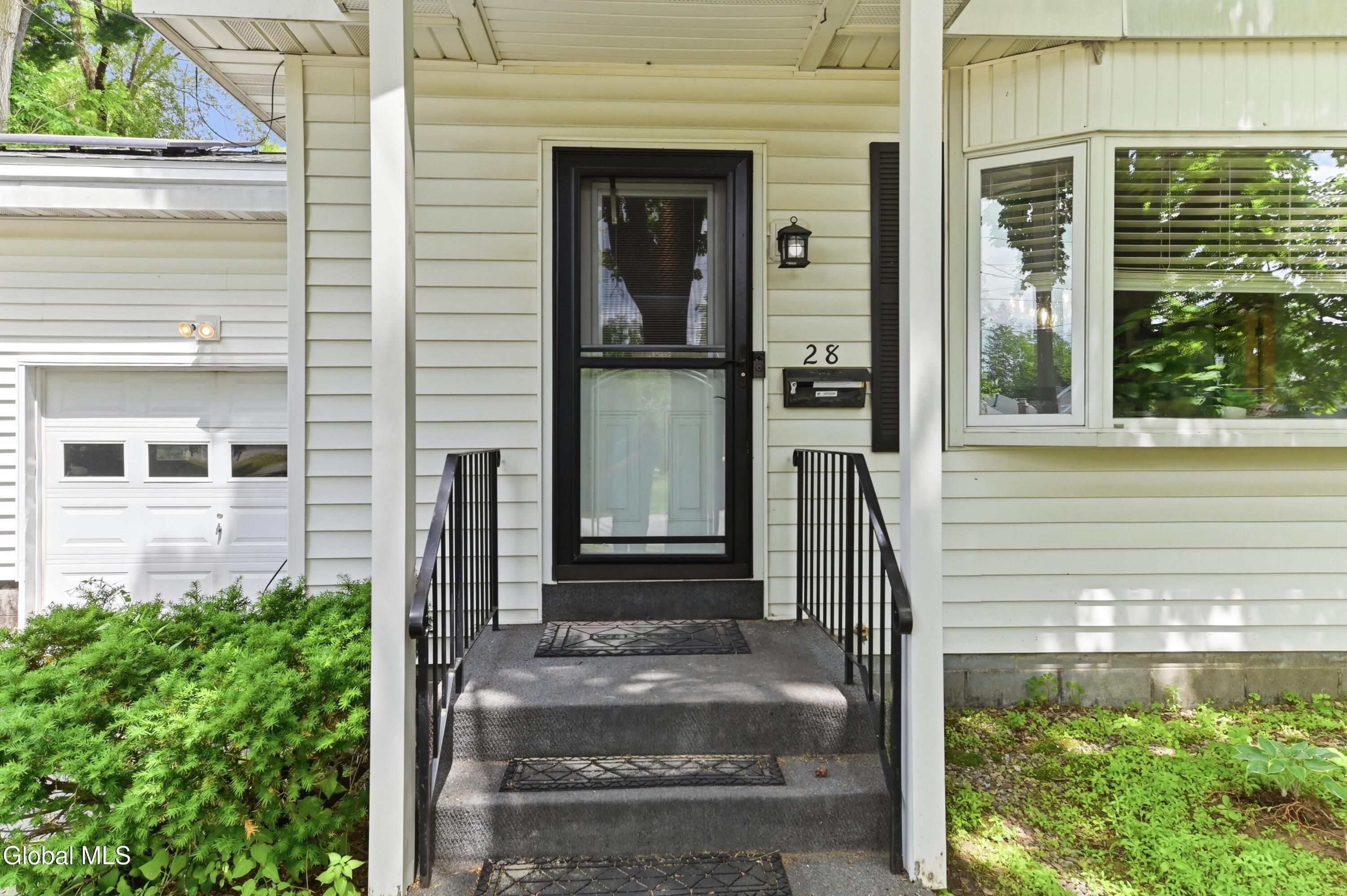 28 Lee Avenue Schenectady NY 12303