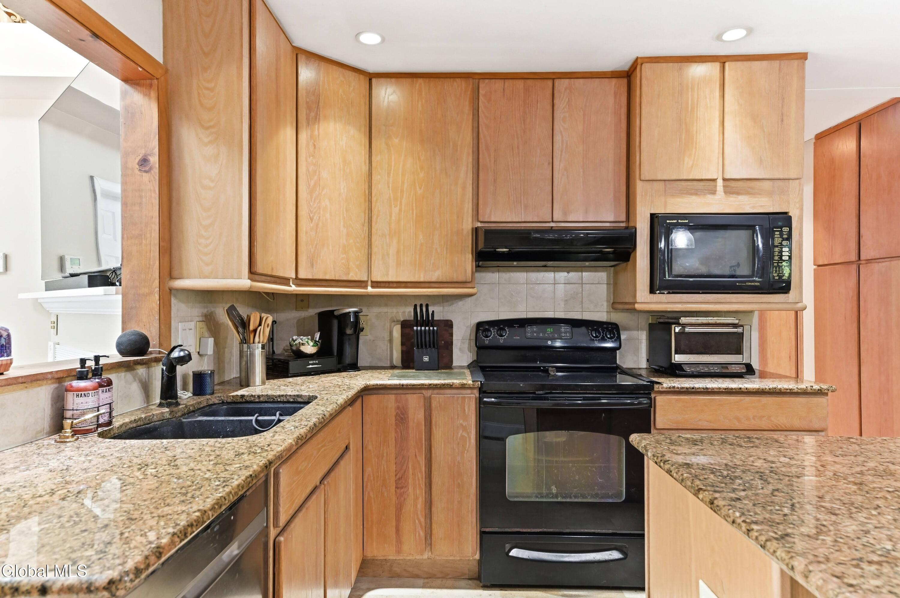 28 Lee Avenue Schenectady NY 12303