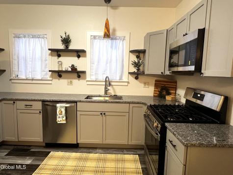 21 Wells Street Gloversville NY 12078