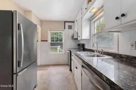 11 Fuller Terrace Colonie NY 12205