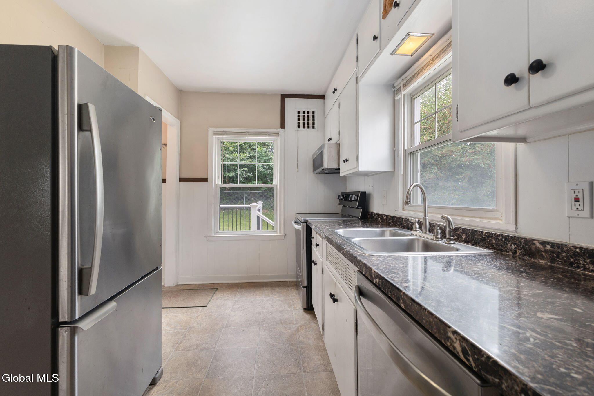 11 Fuller Terrace Colonie NY 12205