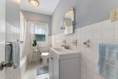 11 Fuller Terrace Colonie NY 12205