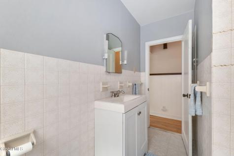 11 Fuller Terrace Colonie NY 12205