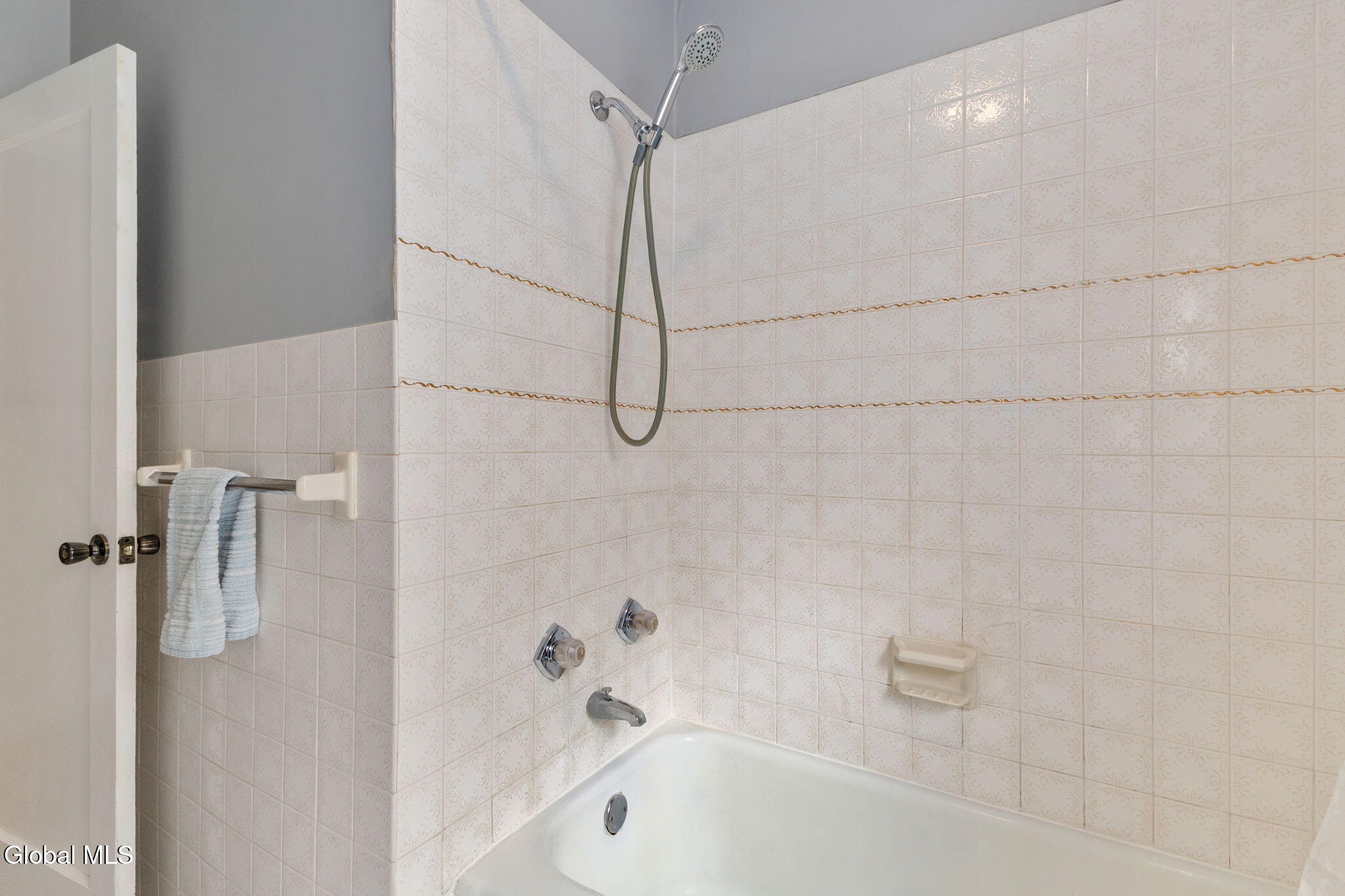 11 Fuller Terrace Colonie NY 12205