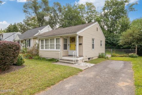 11 Fuller Terrace Colonie NY 12205