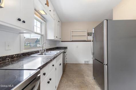 11 Fuller Terrace Colonie NY 12205