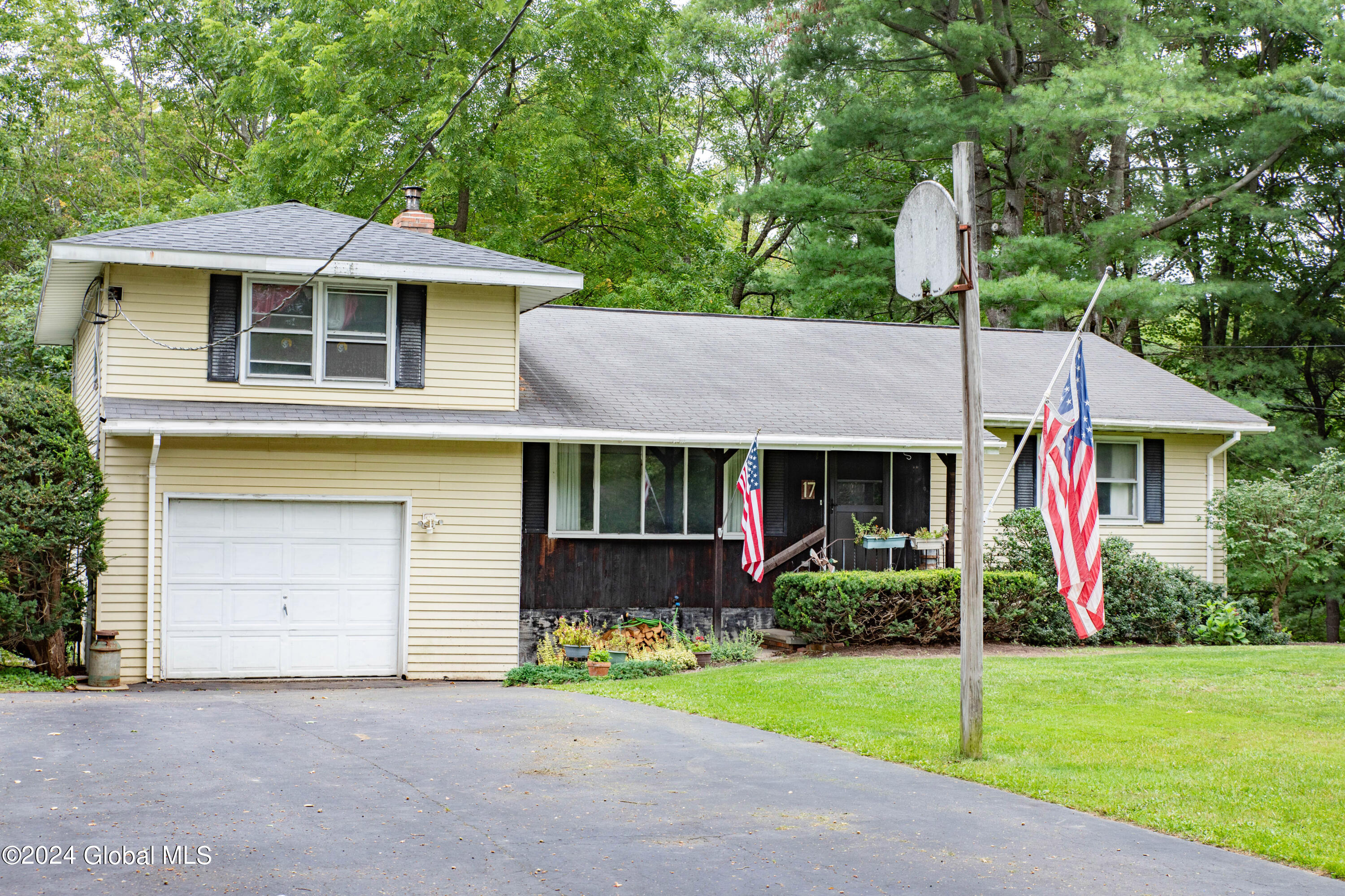 17 Tieman Road Glenville NY 12302
