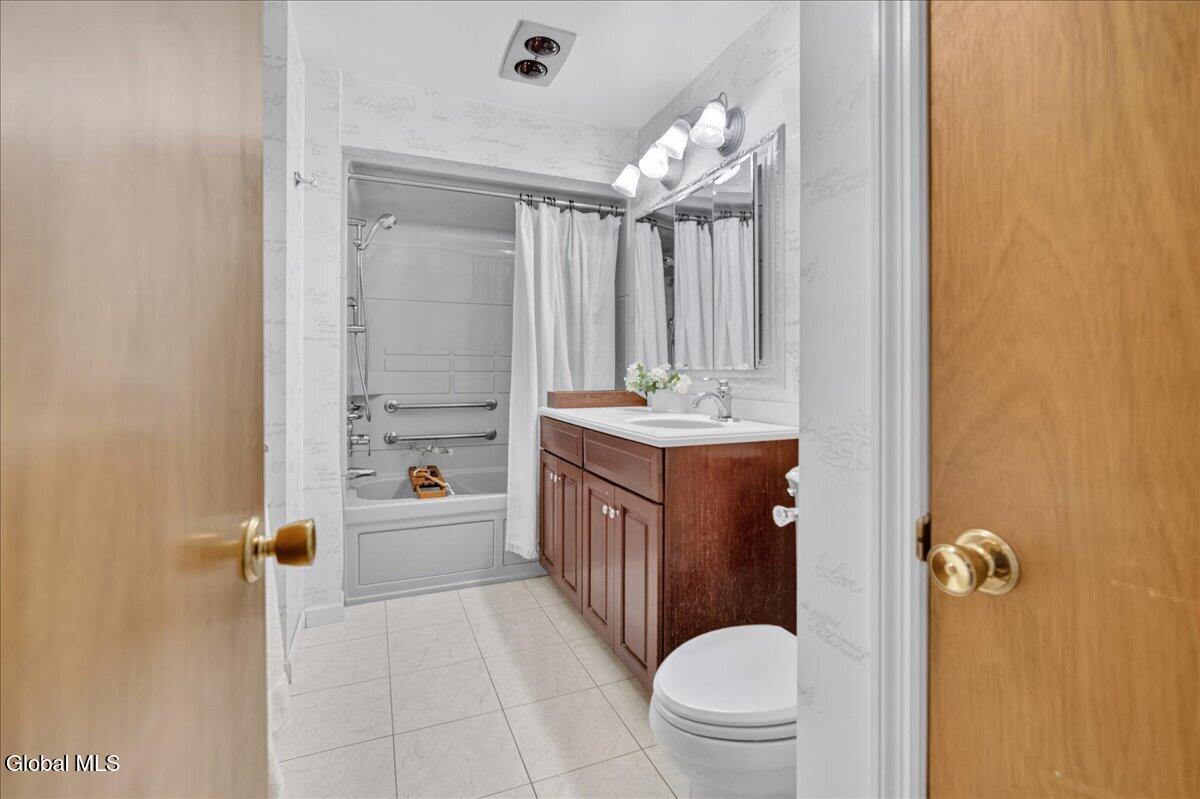 11 Laurel Drive Loudonville NY 12211