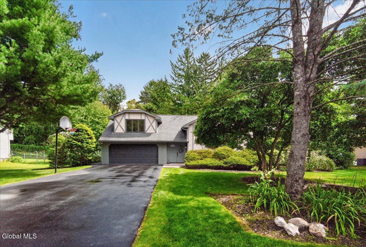 11 Laurel Drive Loudonville NY 12211