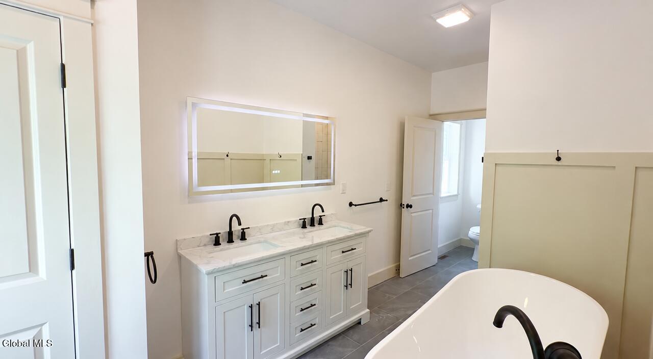 11 Elsies Way Queensbury NY 12804