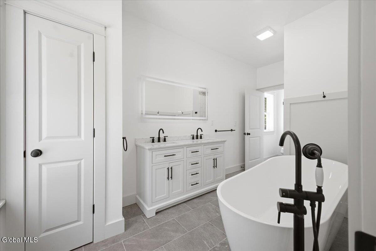 11 Elsies Way Queensbury NY 12804