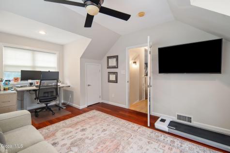 1567 Kingston Avenue Schenectady NY 12309