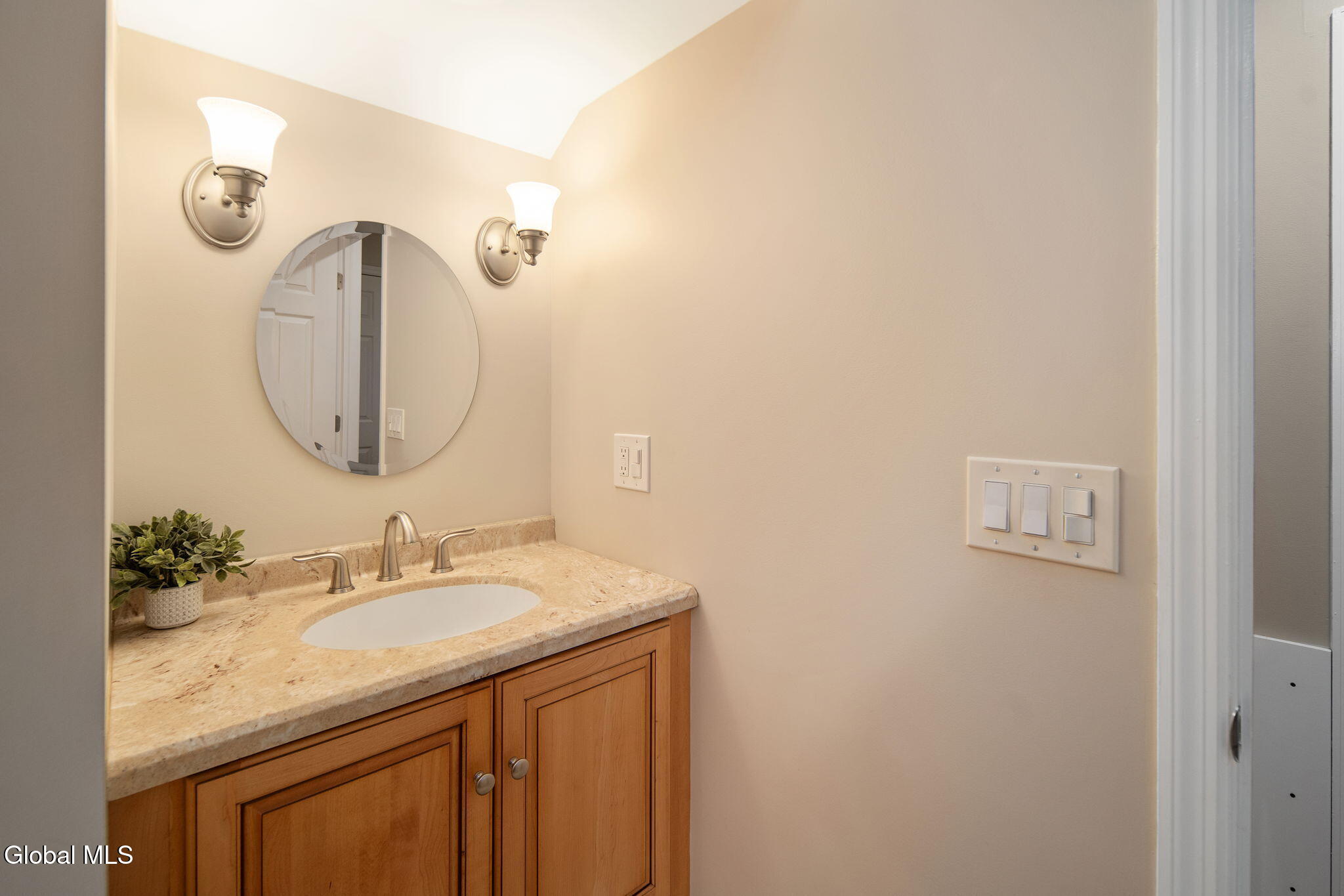 1567 Kingston Avenue Schenectady NY 12309