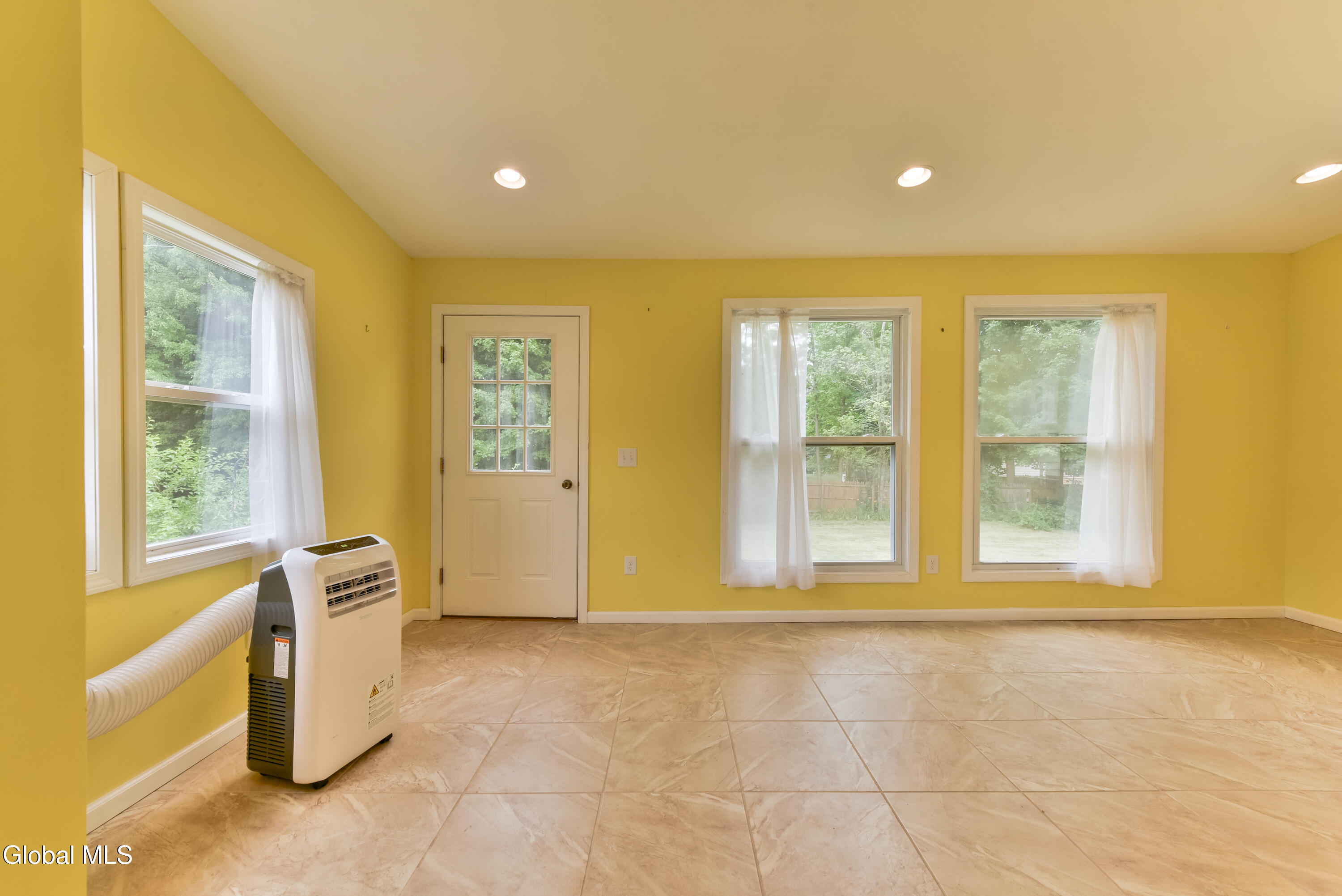 284 Rowland Street Milton NY 12020