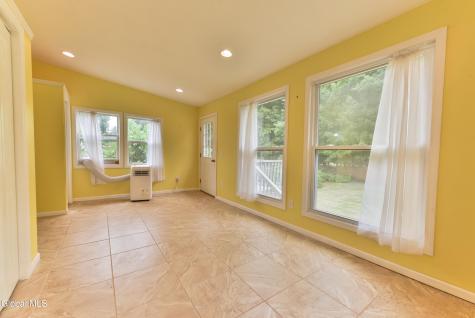 284 Rowland Street Milton NY 12020