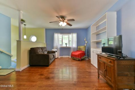 284 Rowland Street Milton NY 12020