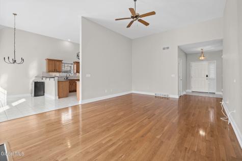 17 Conway Circle Loudonville NY 12211