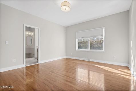 17 Conway Circle Loudonville NY 12211