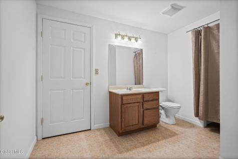 17 Conway Circle Loudonville NY 12211