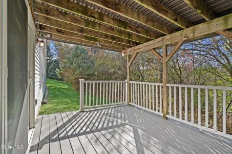 17 Conway Circle Loudonville NY 12211