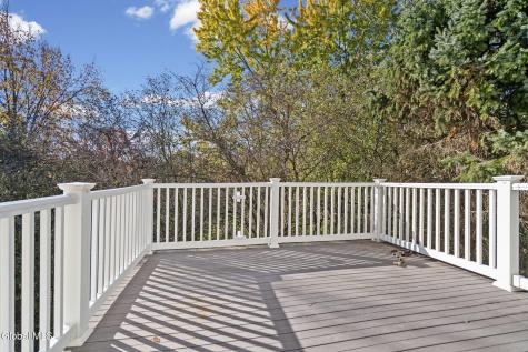 17 Conway Circle Loudonville NY 12211