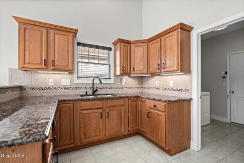 17 Conway Circle Loudonville NY 12211