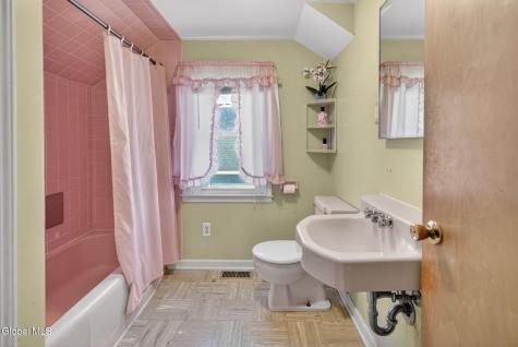 5 Alta Road Albany NY 12205