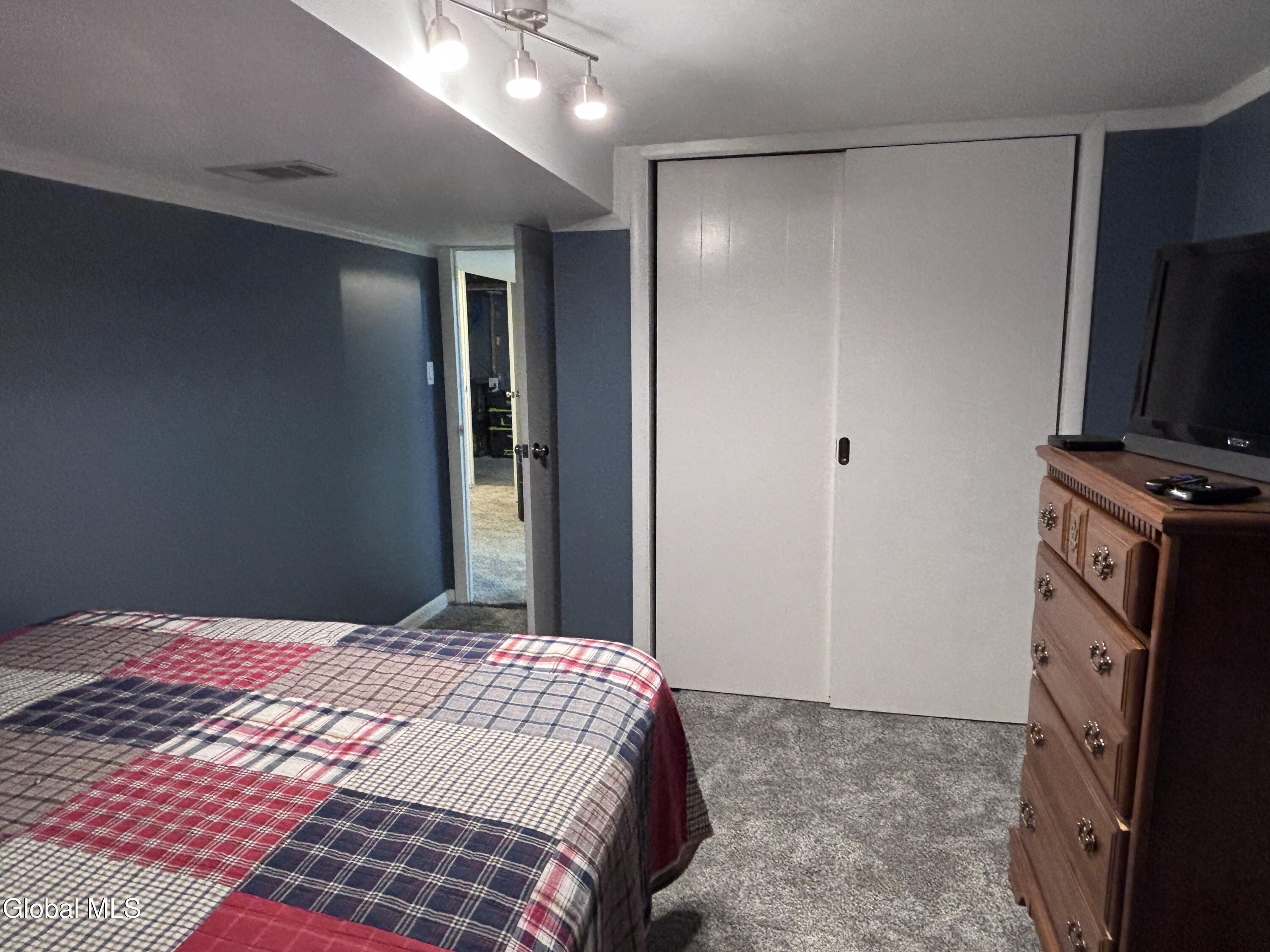 905 3rd Avenue Troy NY 12182