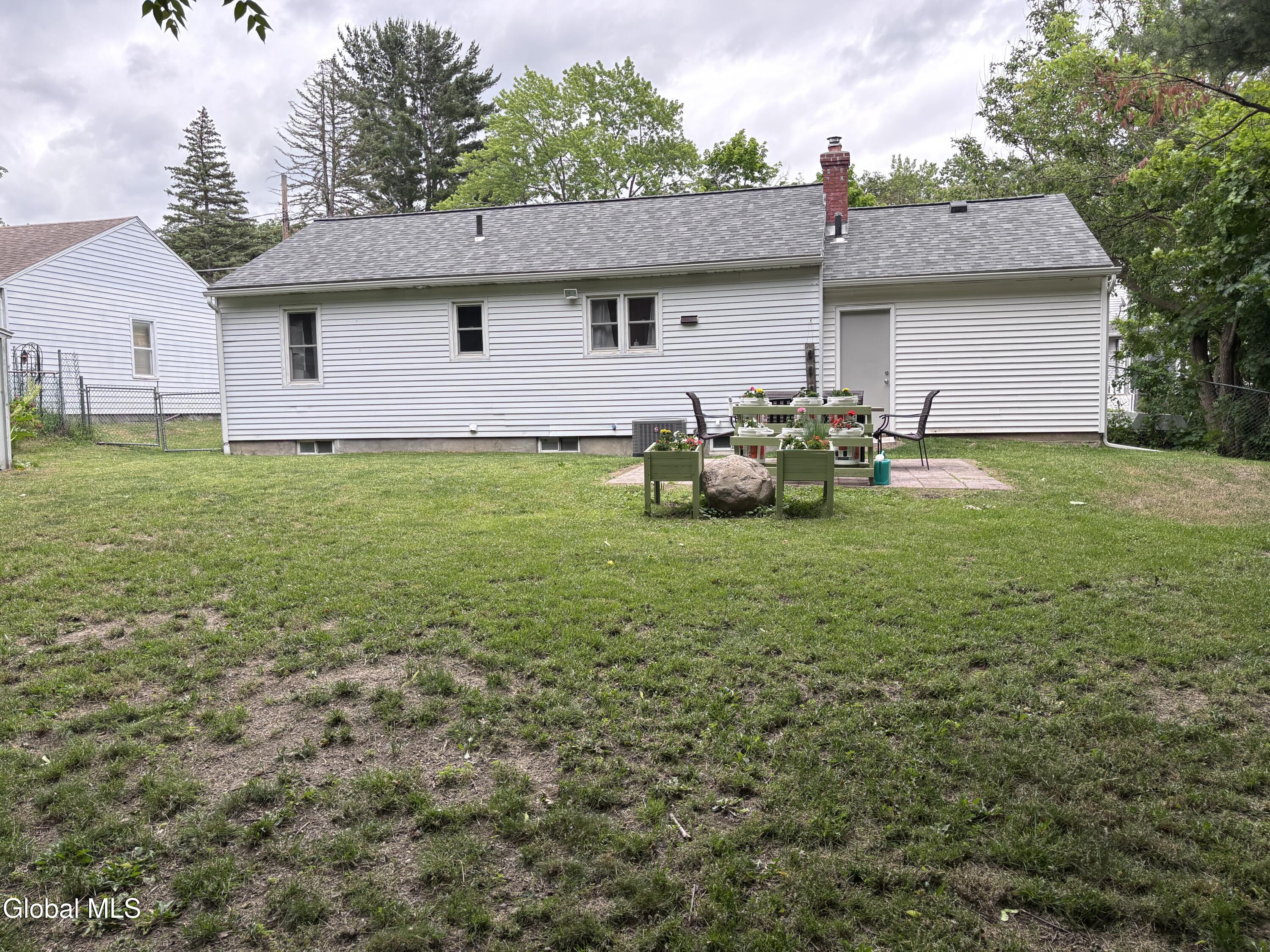 905 3rd Avenue Troy NY 12182