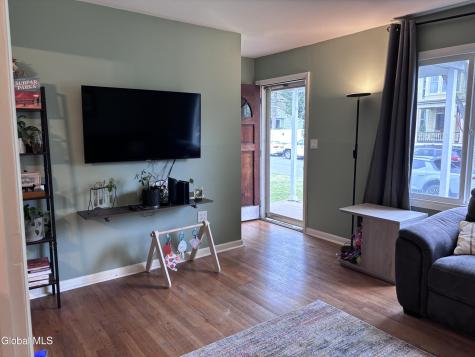 905 3rd Avenue Troy NY 12182