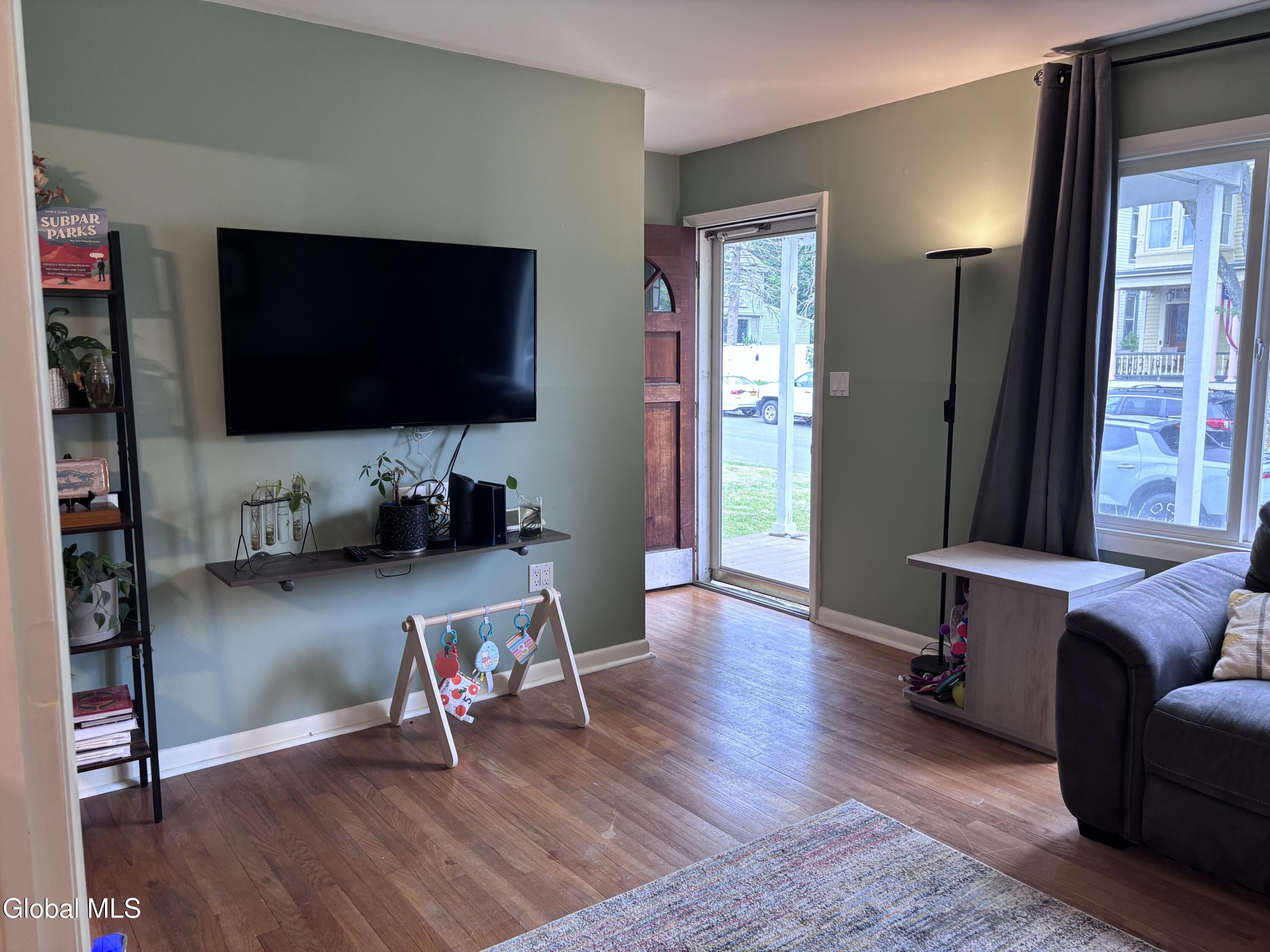 905 3rd Avenue Troy NY 12182