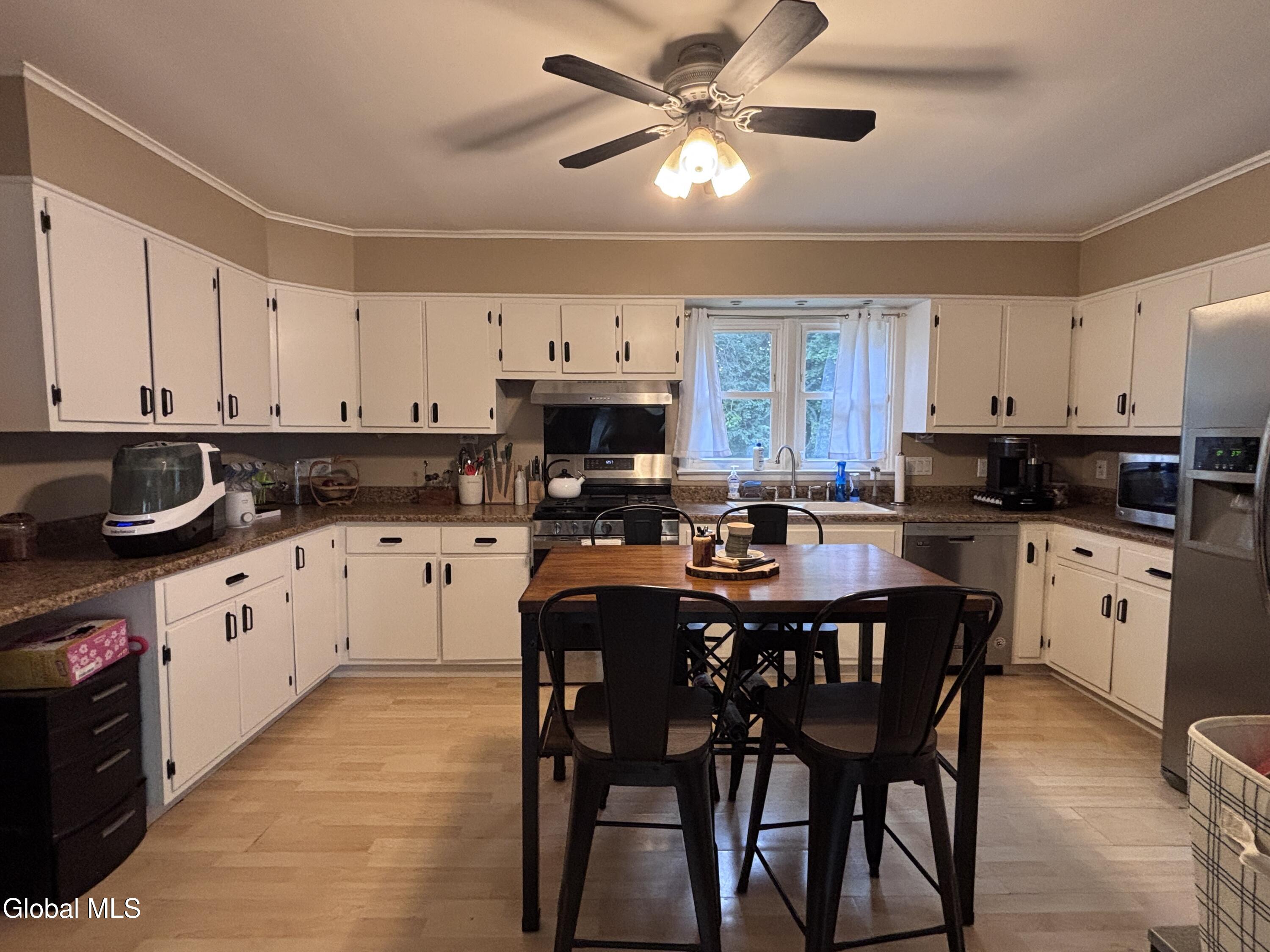 905 3rd Avenue Troy NY 12182