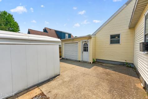 11 Leach Avenue Albany NY 12205