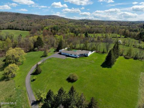 21 Pleasant Hill Drive Poestenkill NY 12140