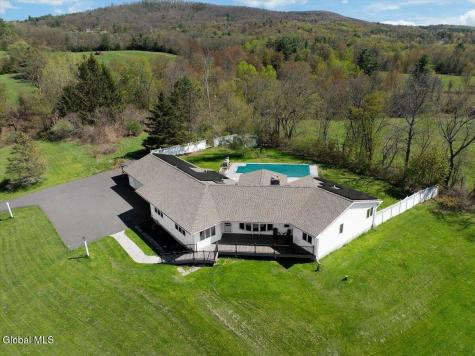 21 Pleasant Hill Drive Poestenkill NY 12140