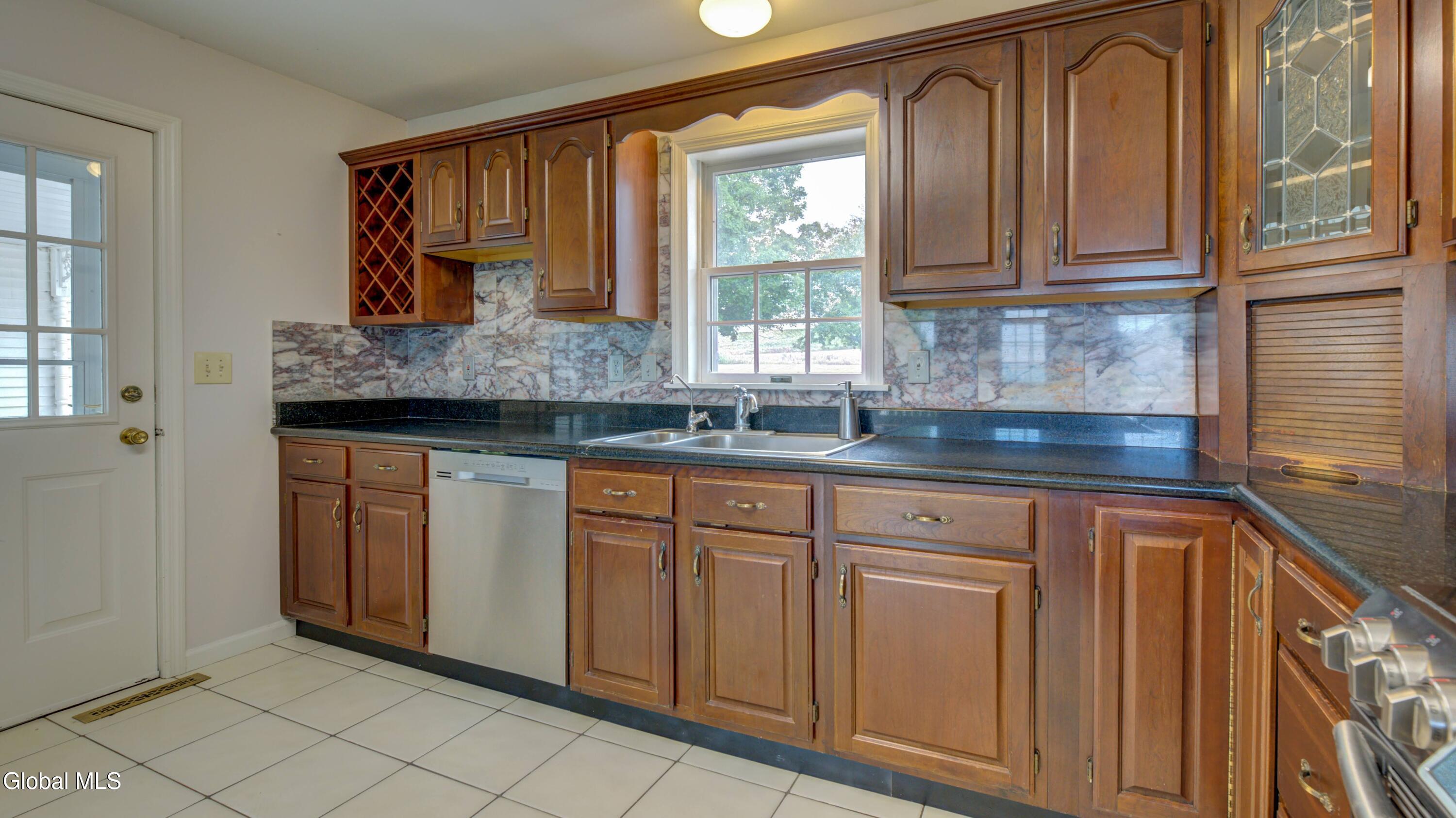 221 Denice Road Amsterdam NY 12010