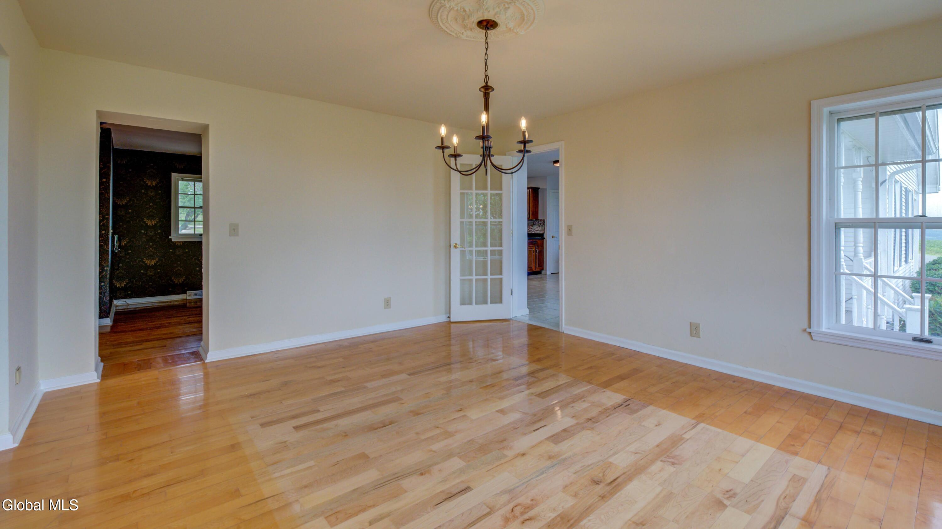 221 Denice Road Amsterdam NY 12010