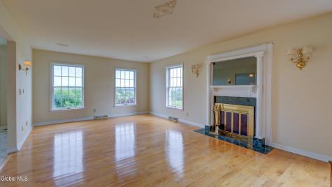 221 Denice Road Amsterdam NY 12010