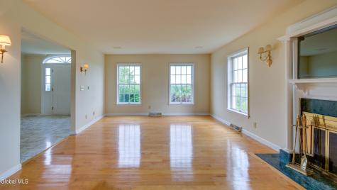 221 Denice Road Amsterdam NY 12010