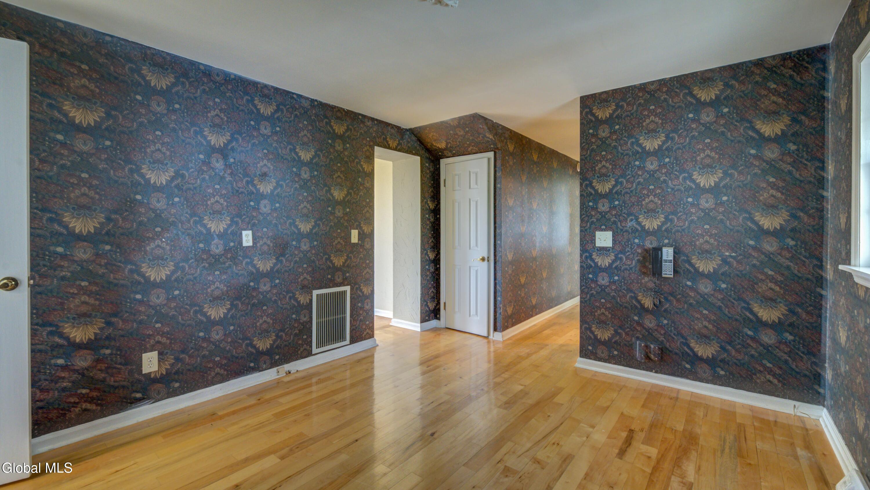 221 Denice Road Amsterdam NY 12010