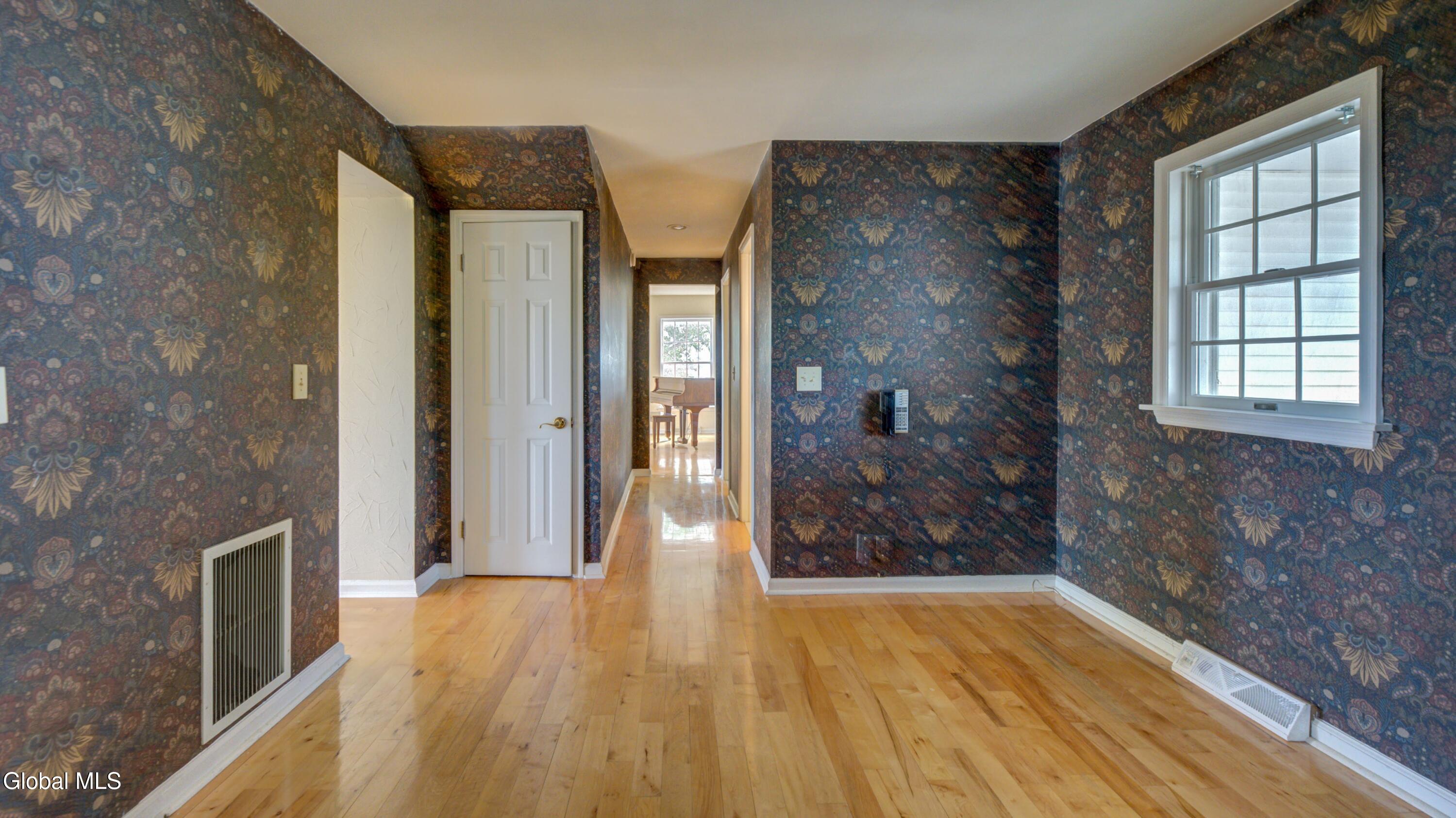 221 Denice Road Amsterdam NY 12010