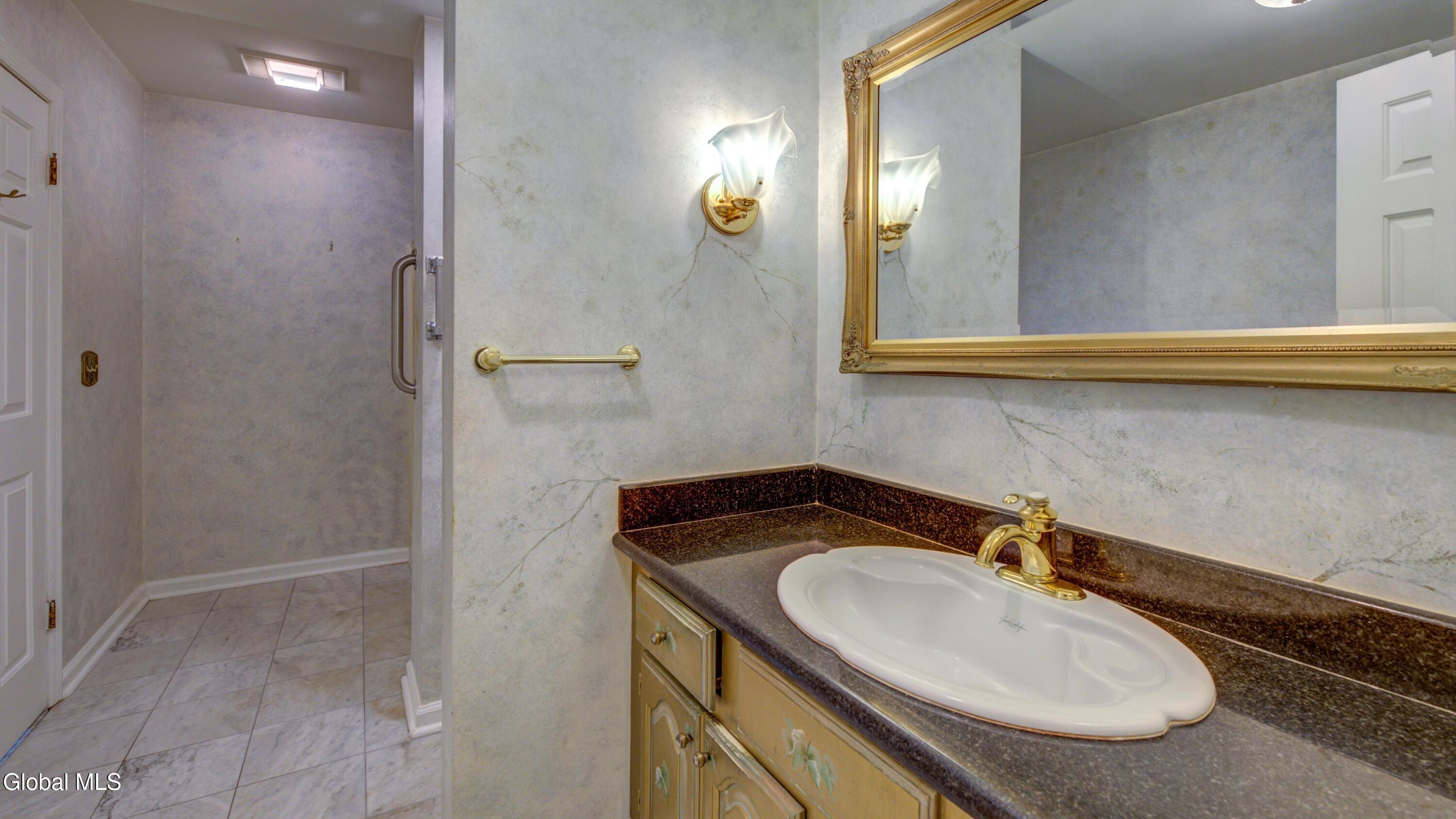 221 Denice Road Amsterdam NY 12010